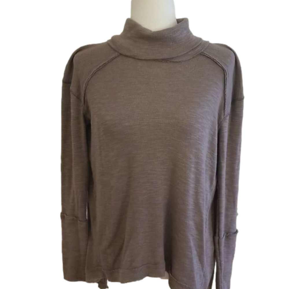 WOMEN’S Free People split back brown tunic size small, turtleneck, long sleeved